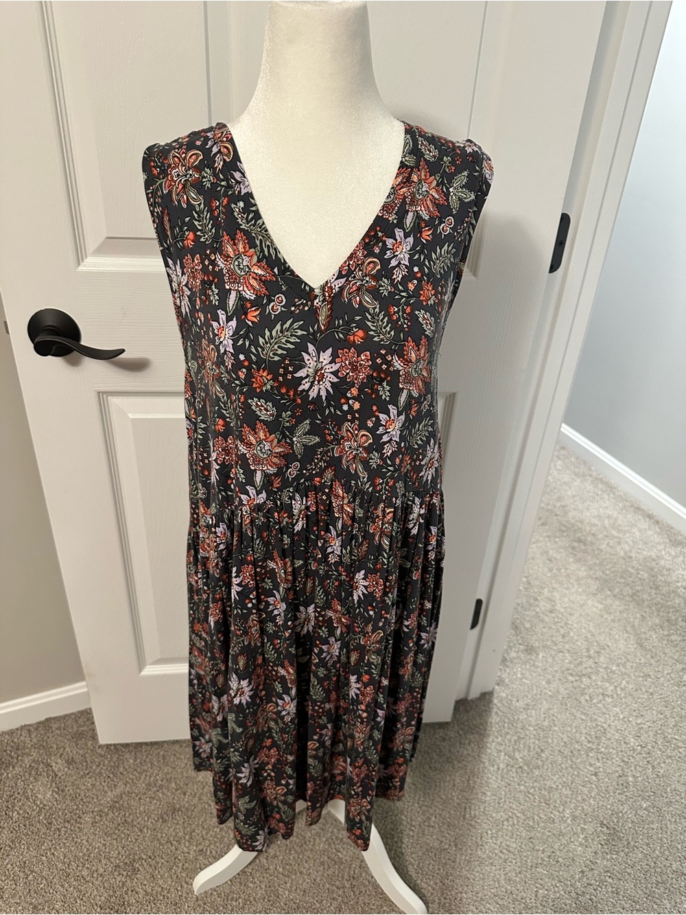 LOFT Black Floral V-Neck Sleeveless Dress